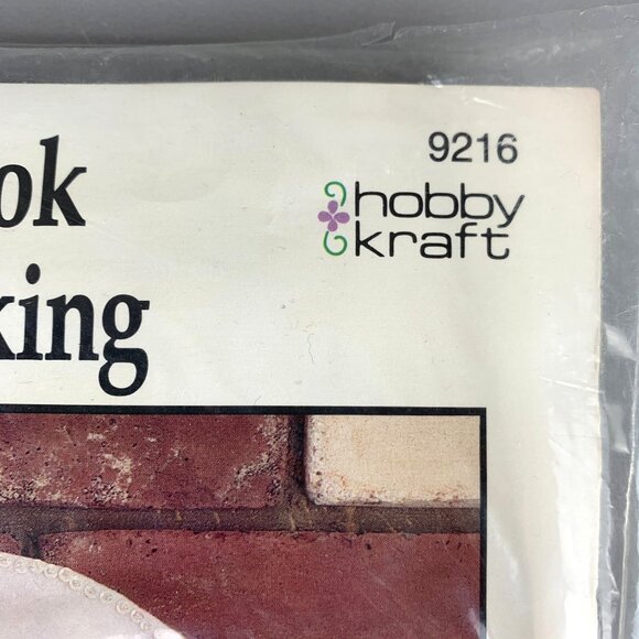 Hobby Kraft Storybook Felt Stocking Kit 9216 Sequins & Beads 18" Santa Toy Shop - Picture 3 of 6